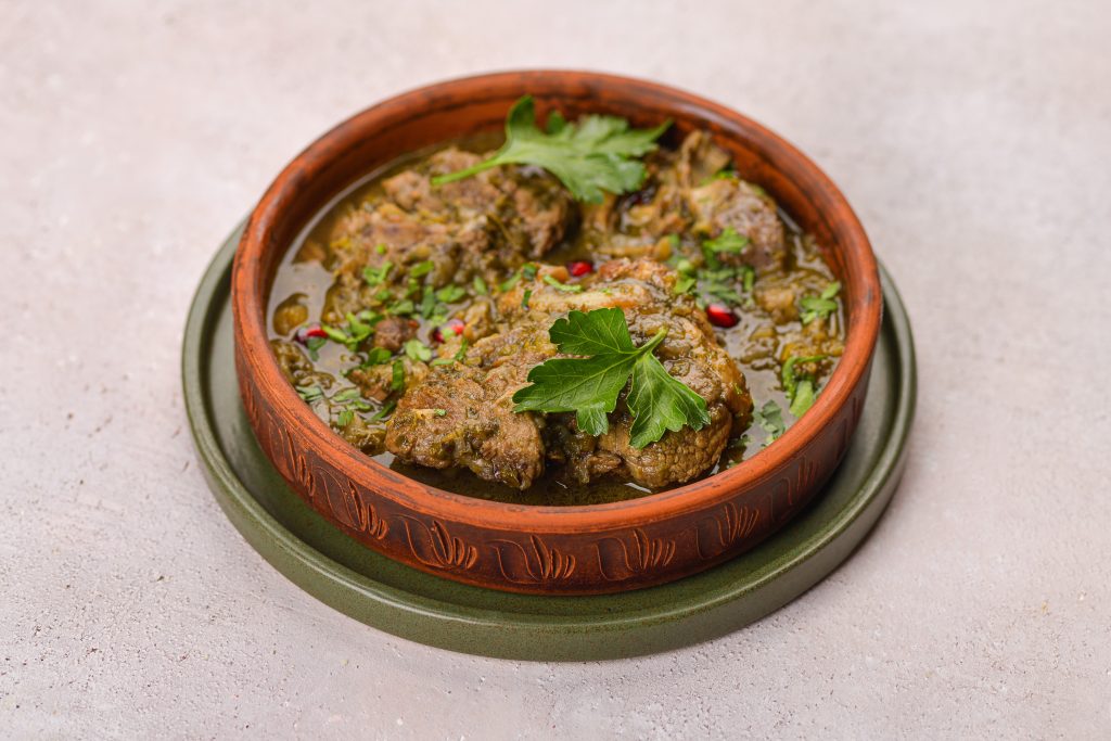 Чакапули из баранины в вине с зеленью